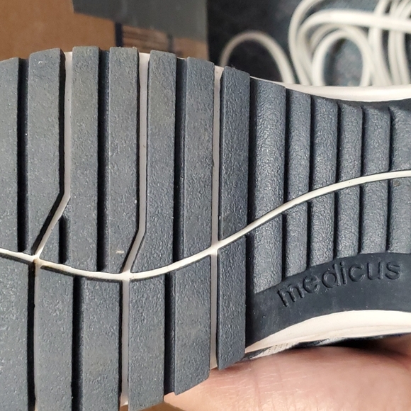 Medicus shoes - Picture 3 of 3